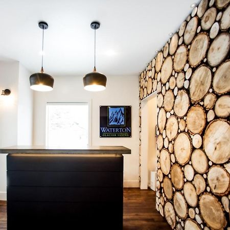Waterton Glacier Suites Luaran gambar