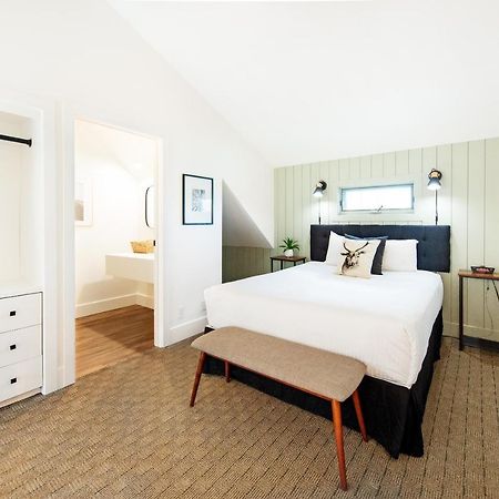 Waterton Glacier Suites Luaran gambar