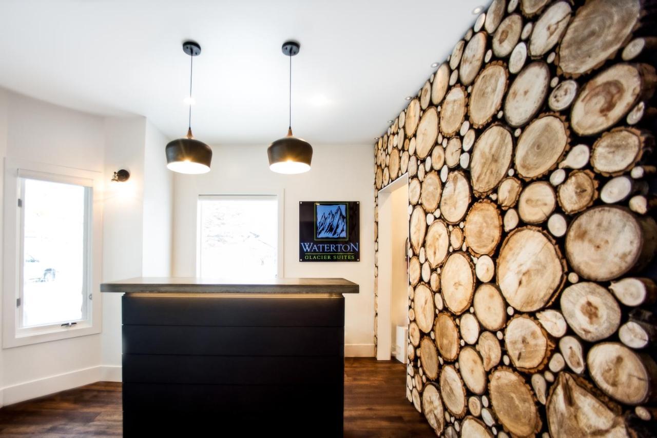 Waterton Glacier Suites Luaran gambar