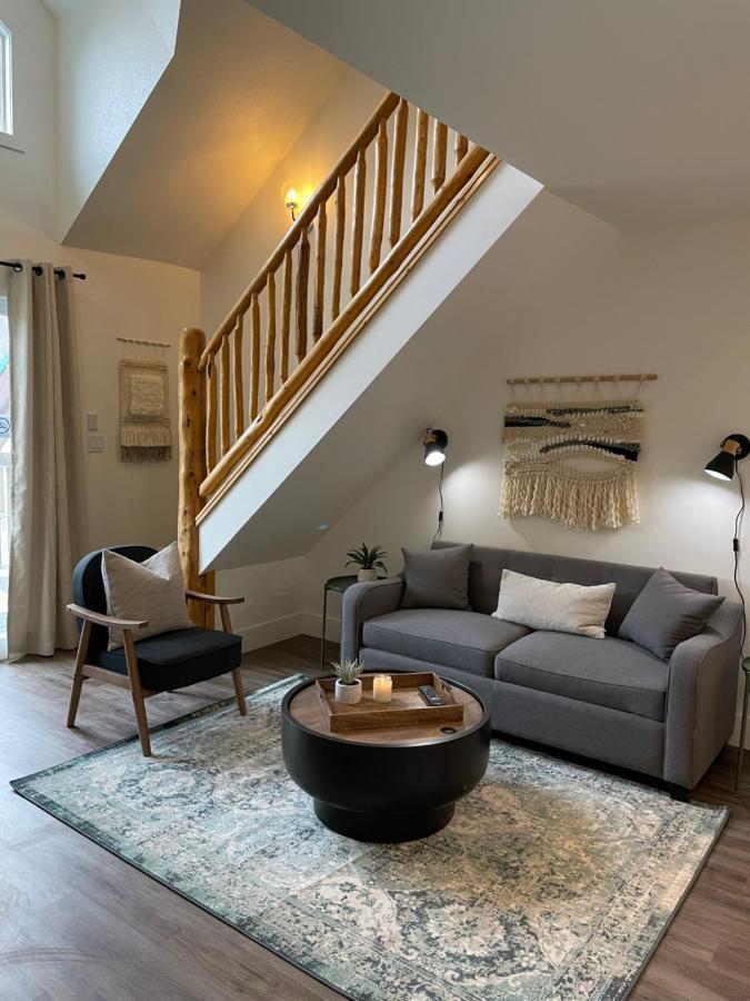 Waterton Glacier Suites Luaran gambar