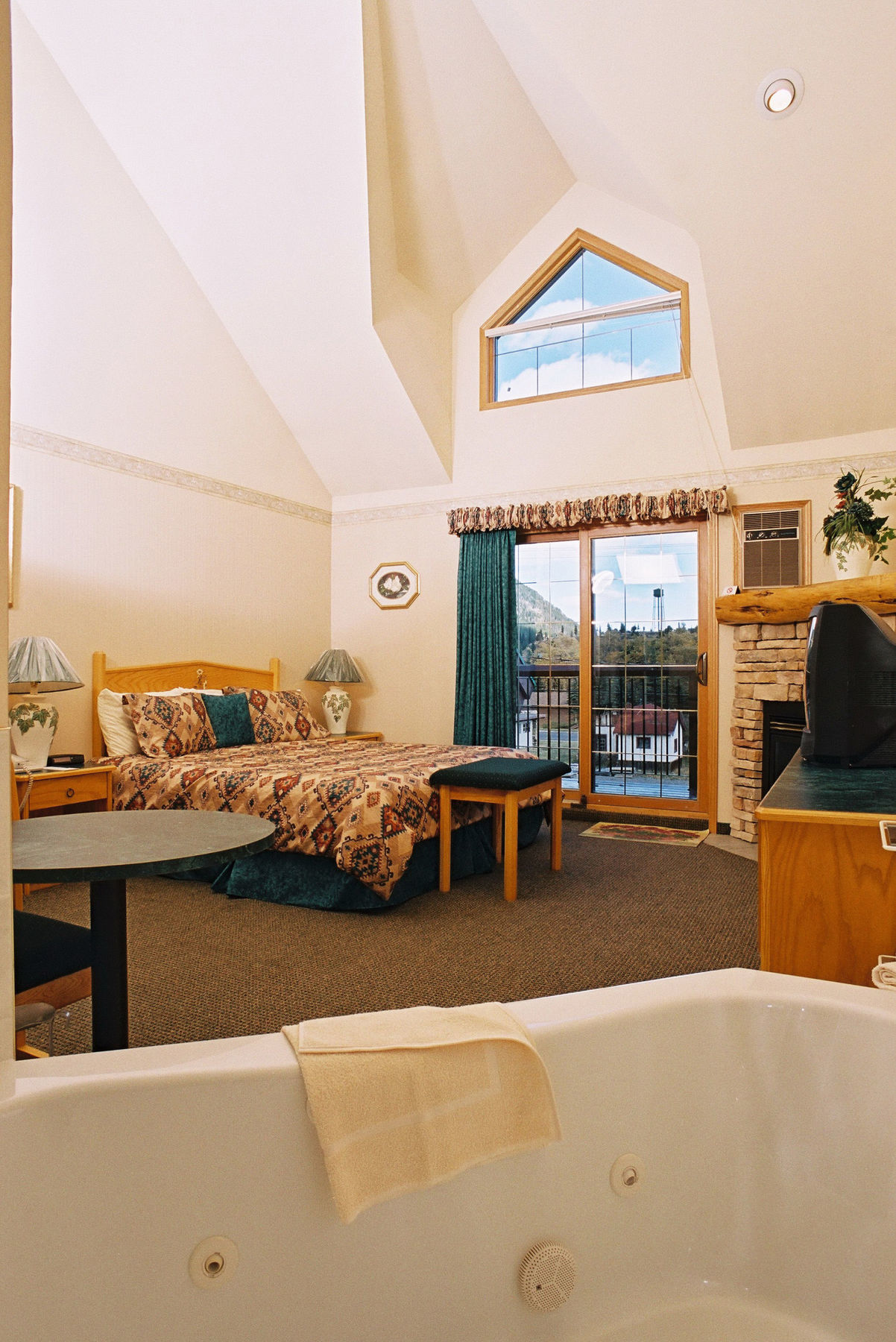 Waterton Glacier Suites Luaran gambar