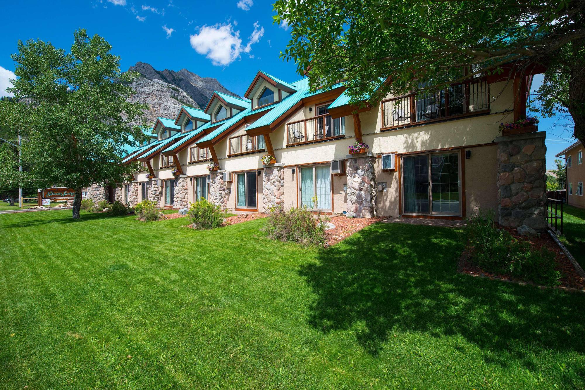 Waterton Glacier Suites Luaran gambar