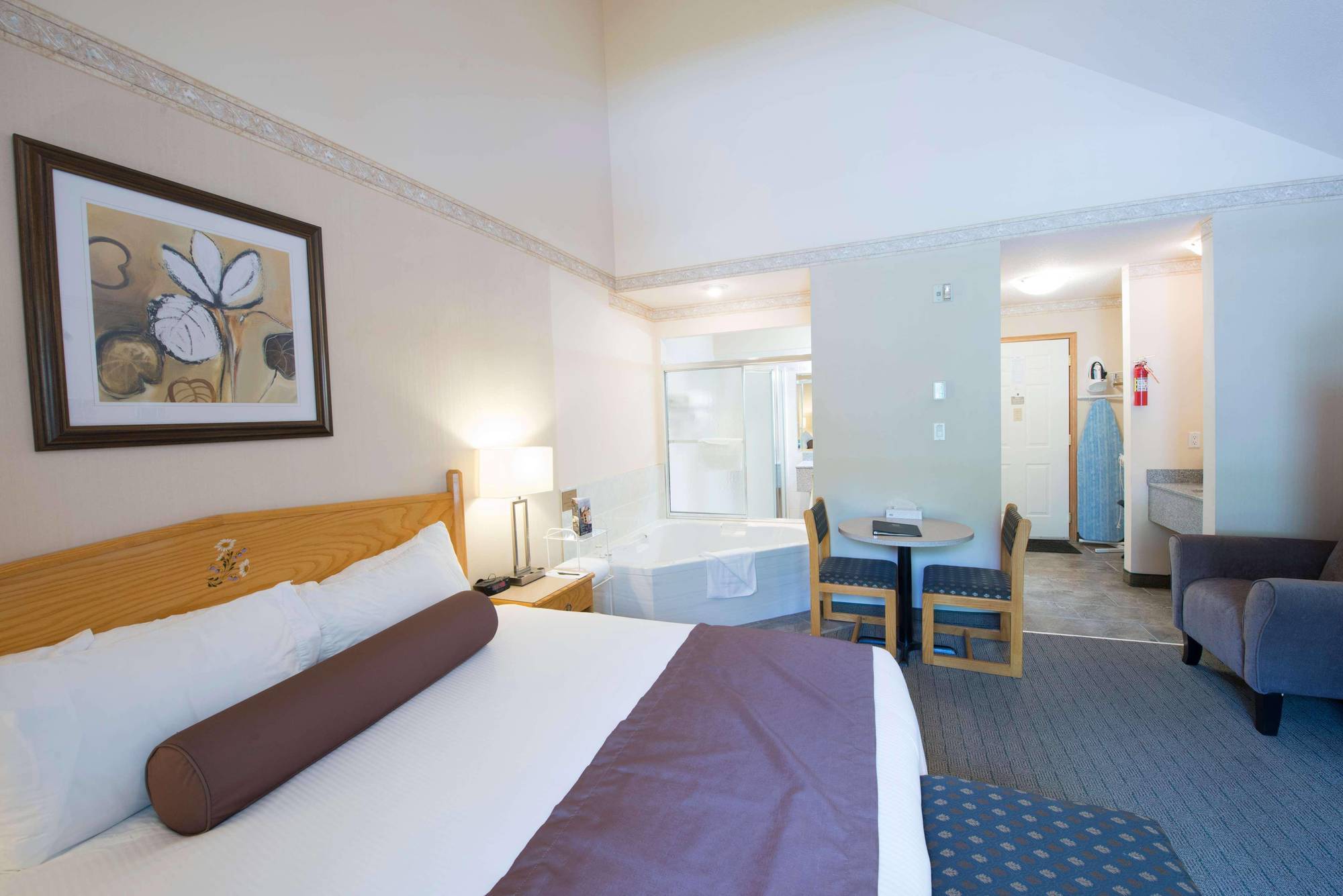 Waterton Glacier Suites Luaran gambar