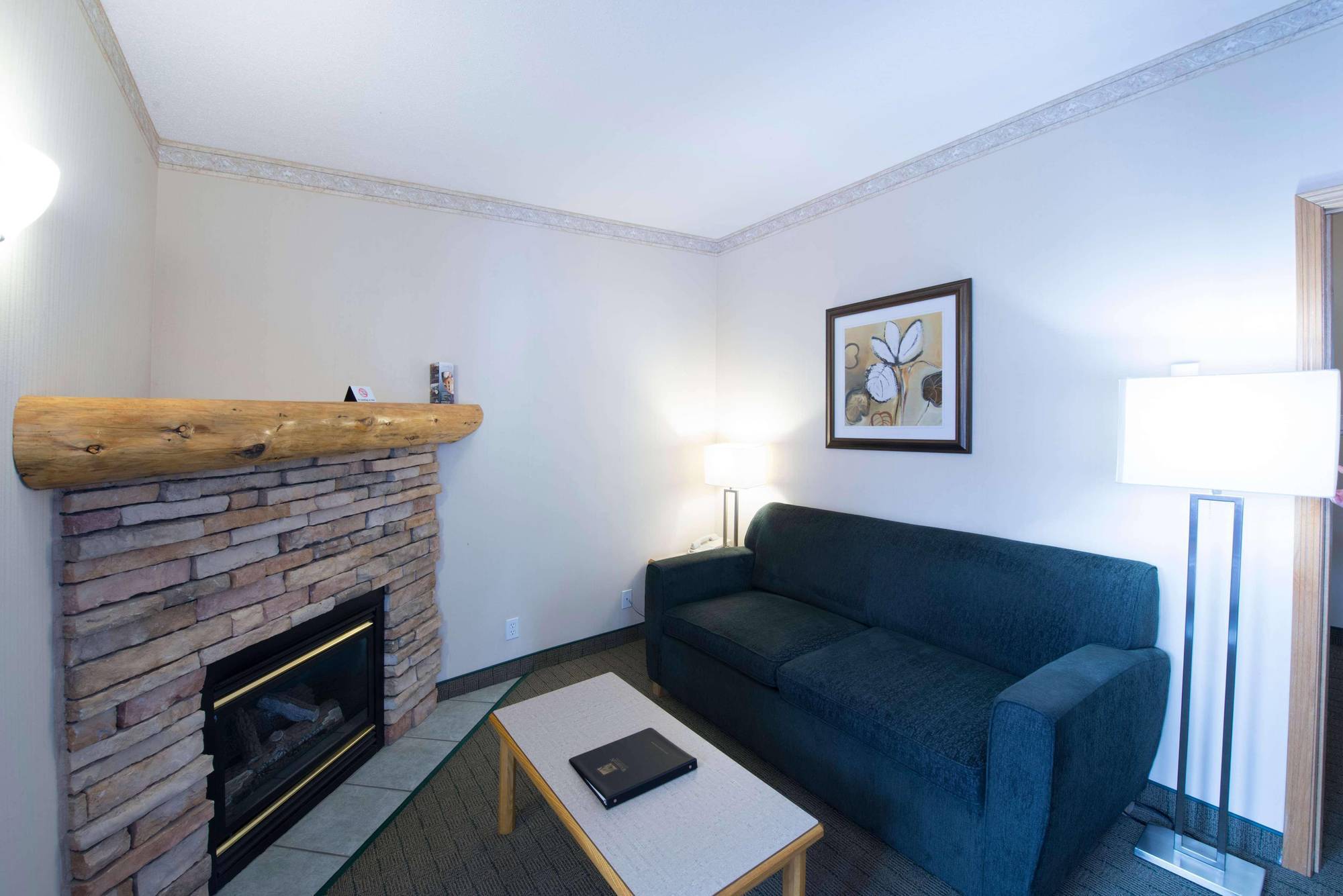 Waterton Glacier Suites Luaran gambar